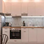 2 Bedroom Central Apartment For Up To 6 Guests